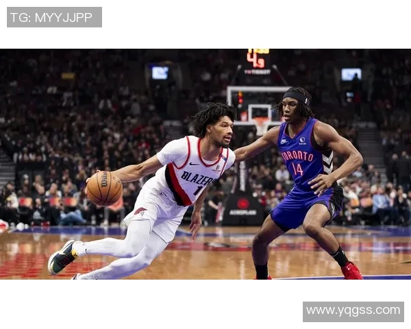 开拓者惊险战胜雷霆保持不败：一场篮球盛宴的全景回顾